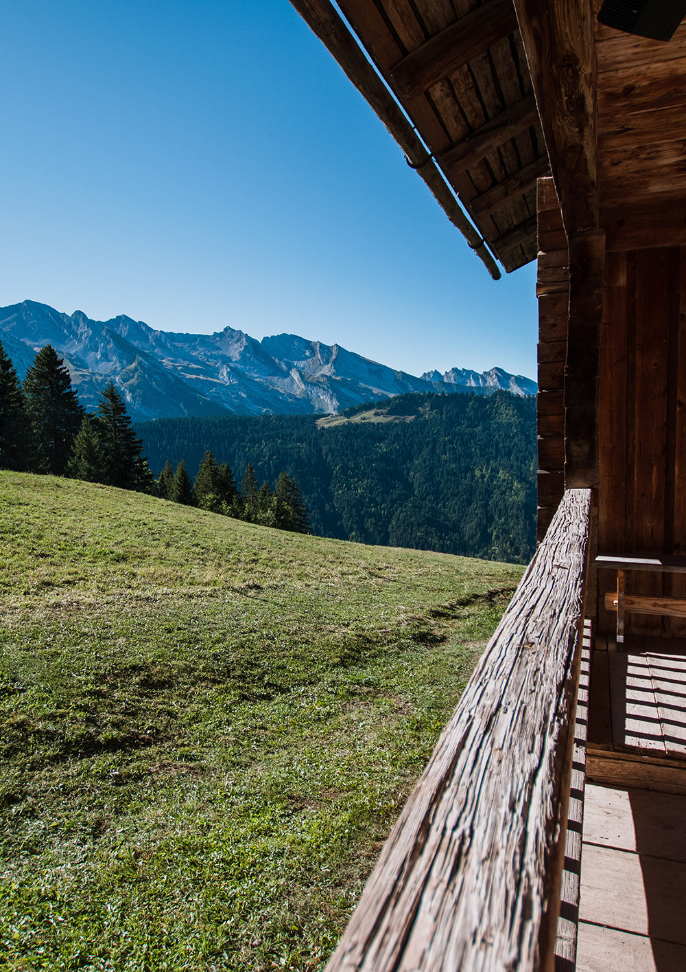 Alpage-grand-montagne-histoire-balcon